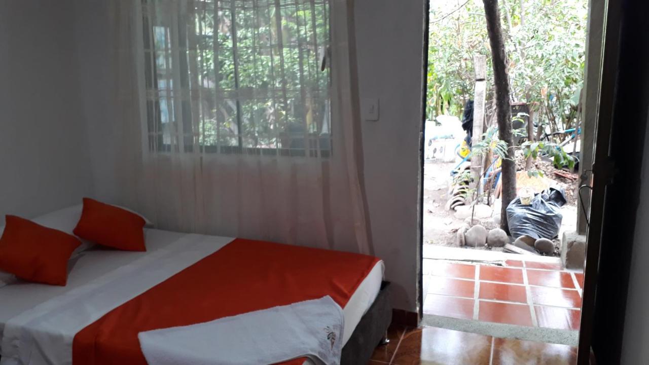 Hostal Villa Cecilia Вільяв'єха Екстер'єр фото