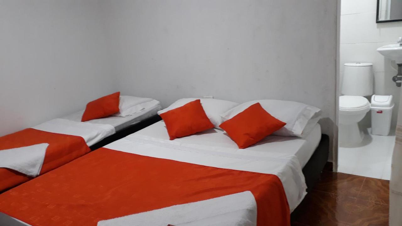 Hostal Villa Cecilia Вільяв'єха Екстер'єр фото