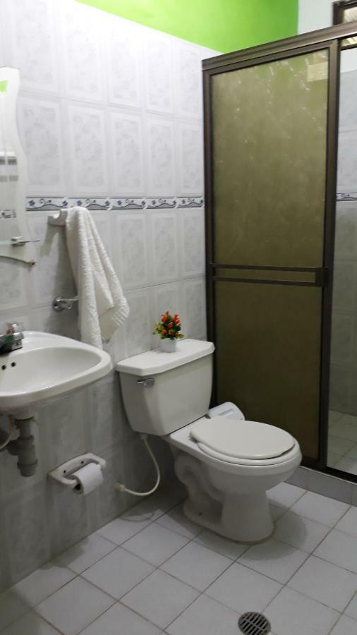 Hostal Villa Cecilia Вільяв'єха Екстер'єр фото